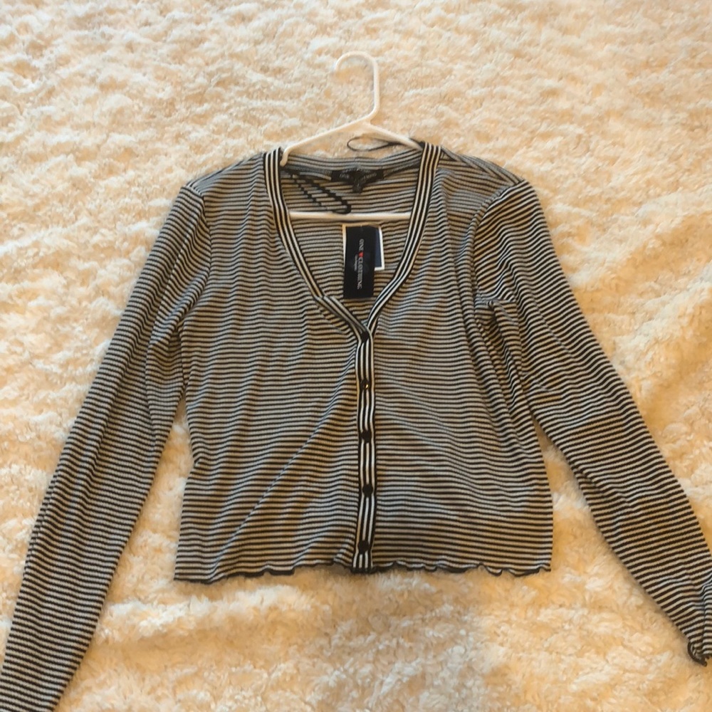 Striped button up long sleeve 🎀